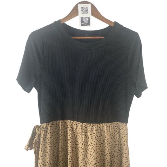 Zattcas Elegant Black and Tan Dress// L - Picture 3 of 8
